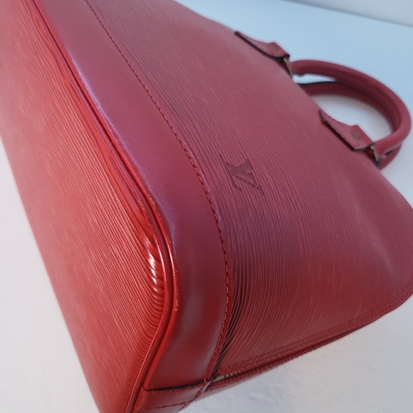 Louis Vuitton Vintage 1996 Red Epi Alma PM - Picture 8 of 17